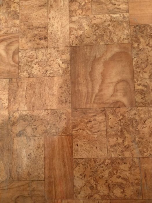 Отдам даром линолеум