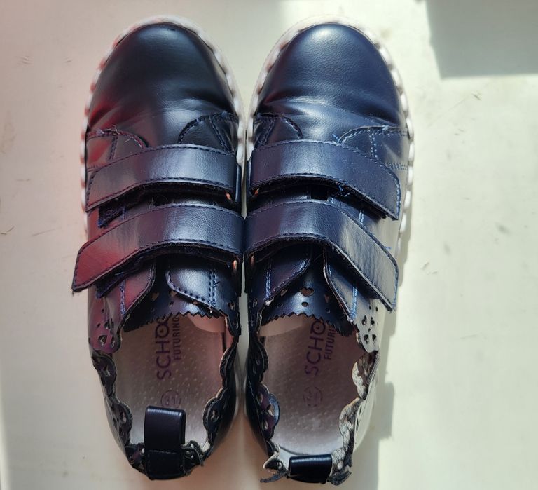 Школьная обувь..