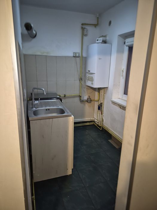 Închiriez spațiu comercial