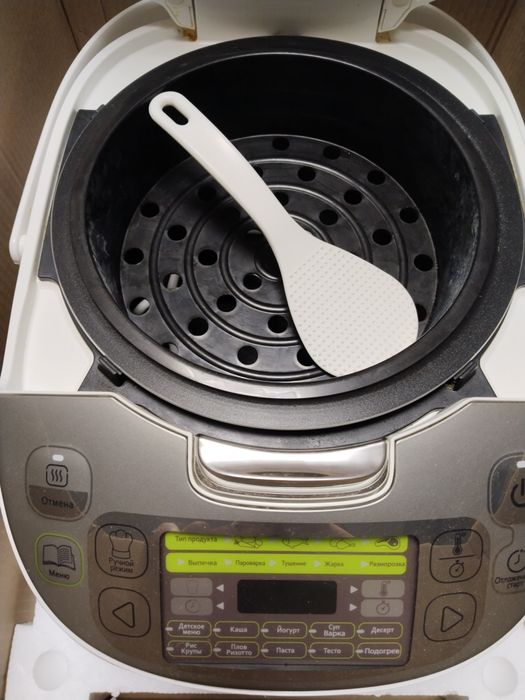 Мультиварка  в отличном состоянии