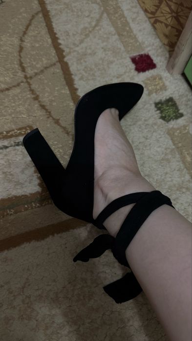 Черные замшевые туфли 37 размер