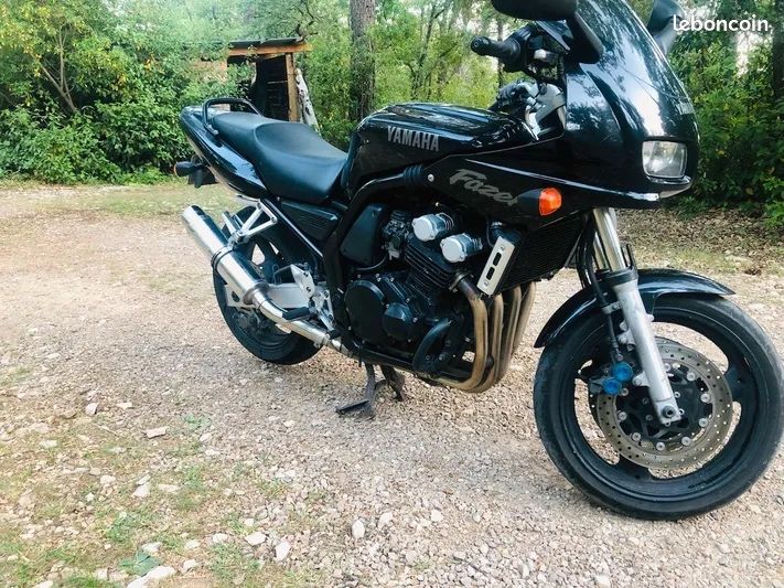 Yamaha Fazer 600