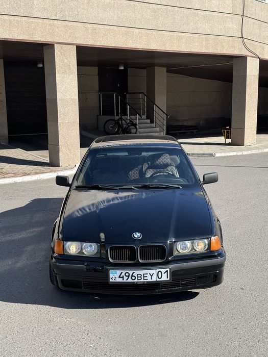 BMW E36 320I 1993 года