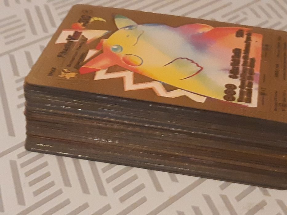 Set de 75 carti Pokemon Golden