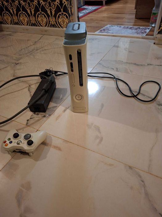 Vând Xbox 360 bun