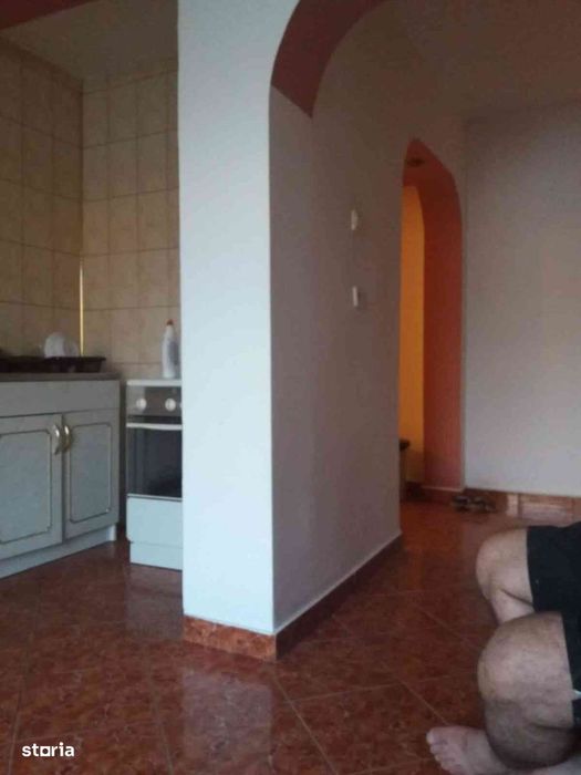 Apartament 3 camere, balcon, gata de utilizare