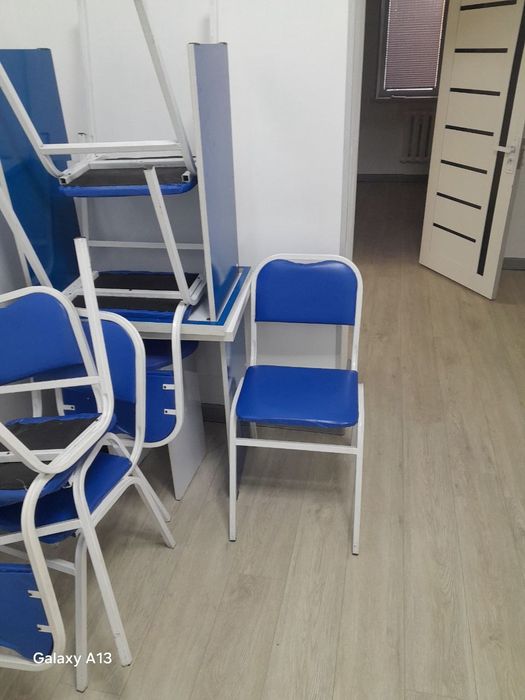 Продаётся мебель ,столы ,стулья