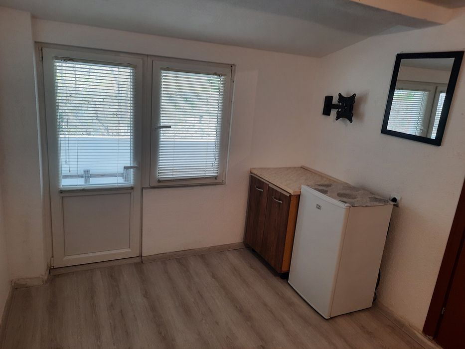 Дава се под наем Двустаен апартамент в Сандански - 60 кв.м за 153 € - Снимка #2