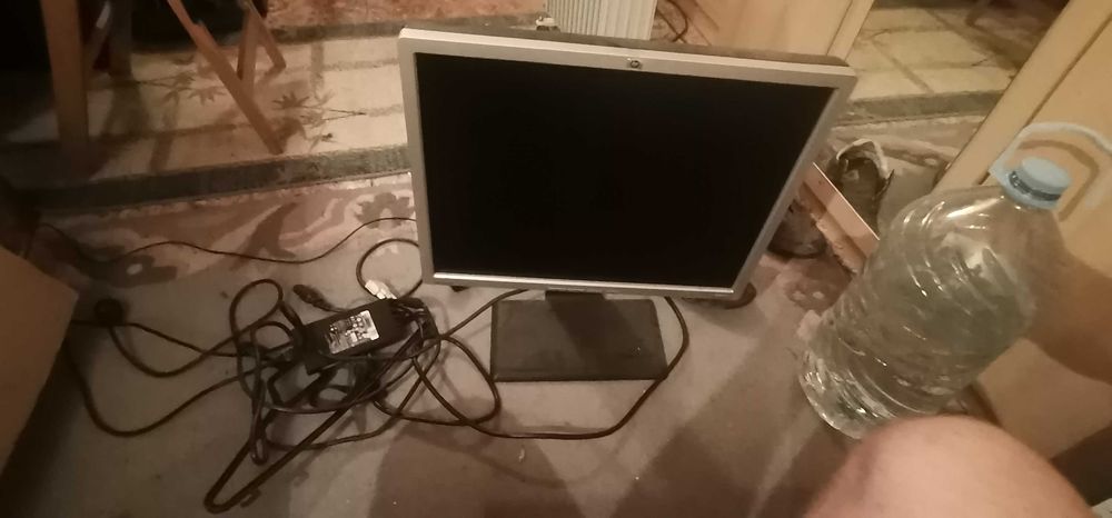 Запазена клавиатура с USB и монитор HP общо за 50 лева