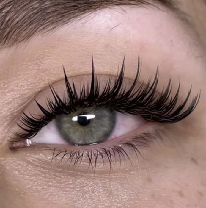 Наращивание ресницы