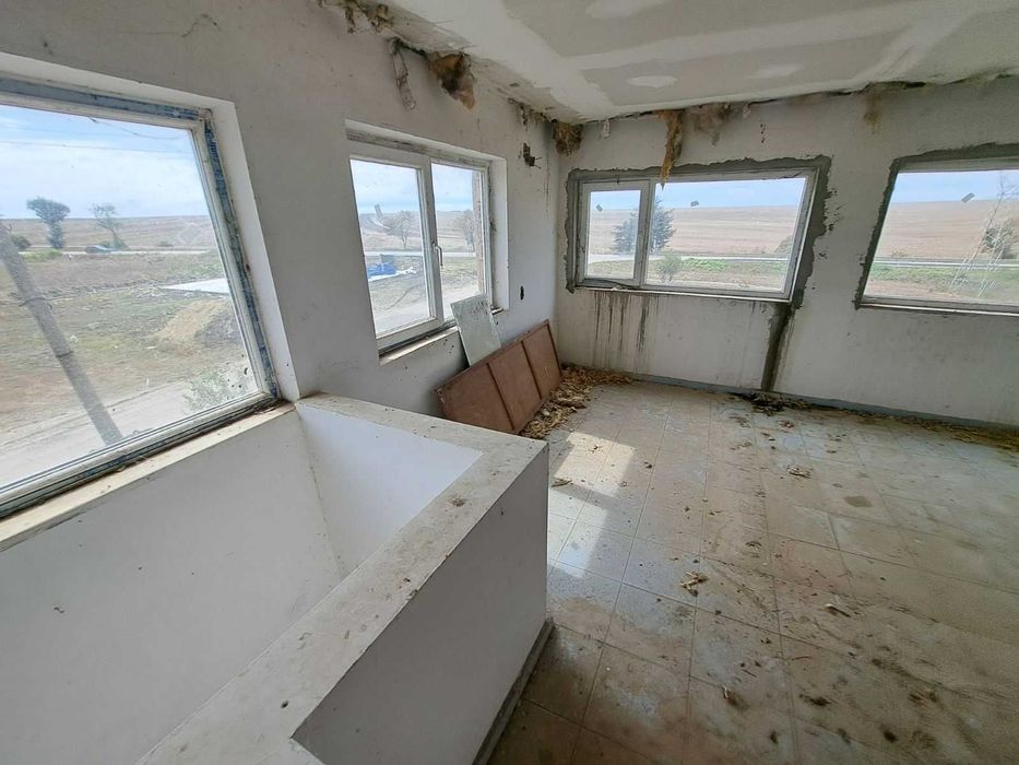 Продава се Промишлена сграда в с. Изворско, Област Варна - 1083 кв.м за 278 €/кв.м - Снимка #10