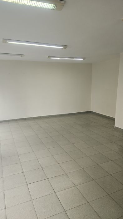 Дава се под наем Магазин в Стара Загора, Център - 40 кв.м за 300 € - Снимка #3