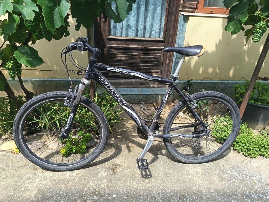 Biciclete de vânzare la bucată
