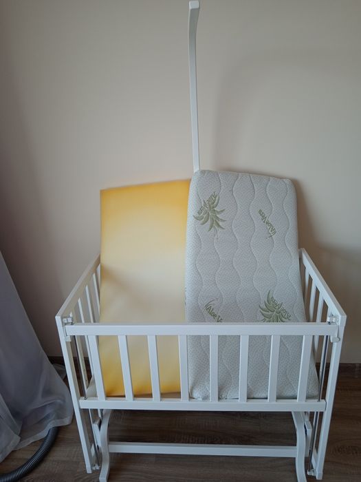 Кошара с люлеещ механизъм Cilek Next to me