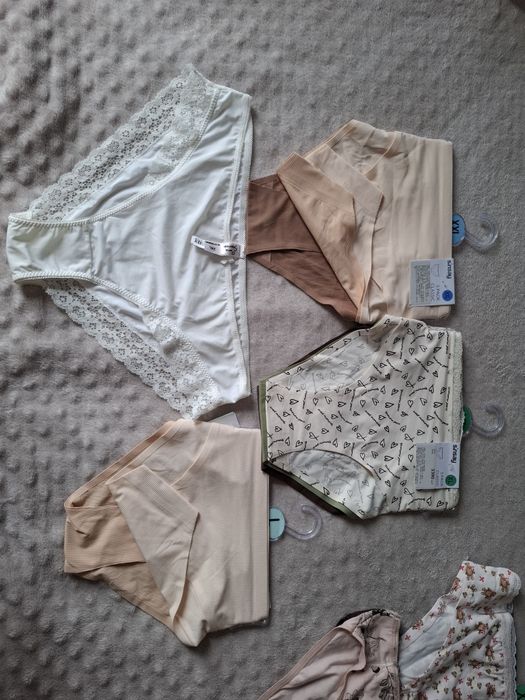 Бюстгальтеры M&S,Вайкики, чашка D