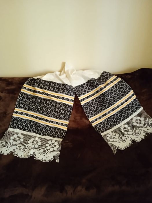 Ie alb/negru fetite 8-18 ani,Cratinte/fote, dama ,,zona Transilvania