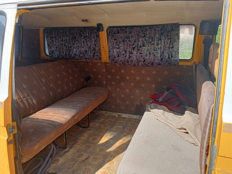 Продаю машину бусик Т2