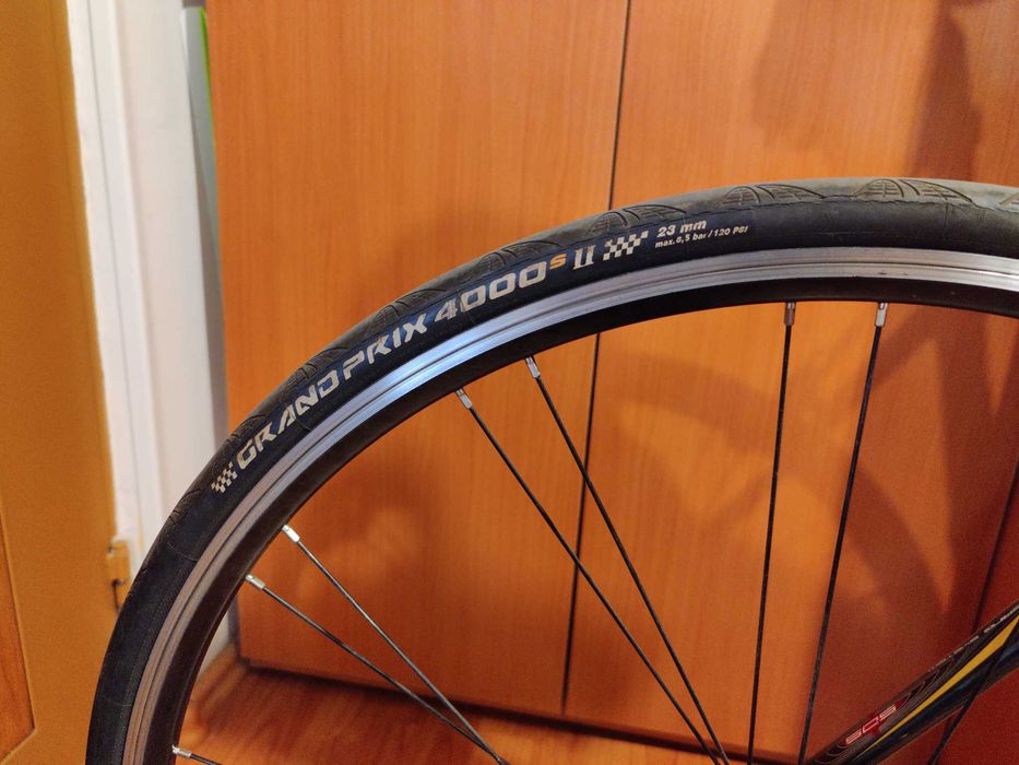 Cursieră full carbon Scott CR1