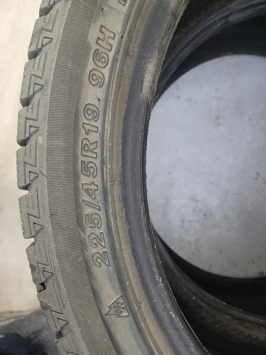 Покрышка для лекового автомобиля