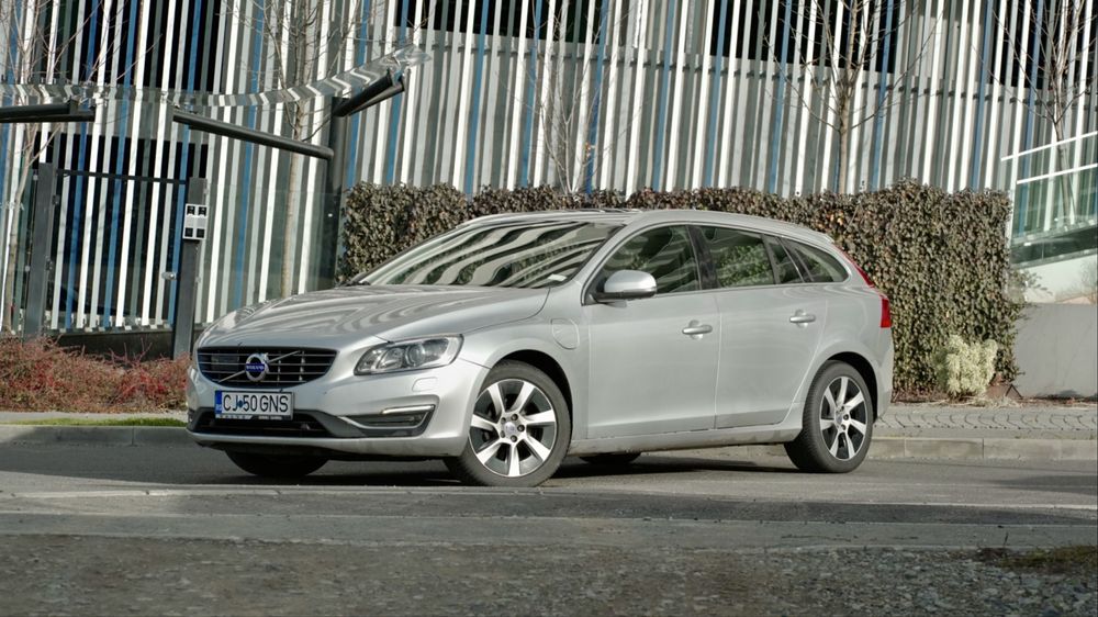 Volvo V60 D6 Plug-In Hybrid 2016 Summum