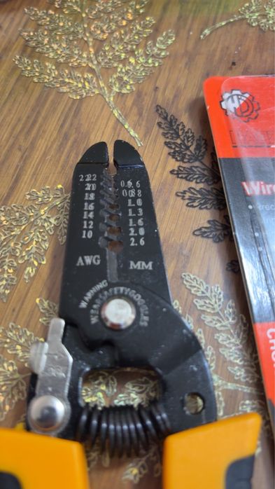 Cleste profesional pentru dezizolat cabluri (Wire Stripper) – NOU, nefolosit
