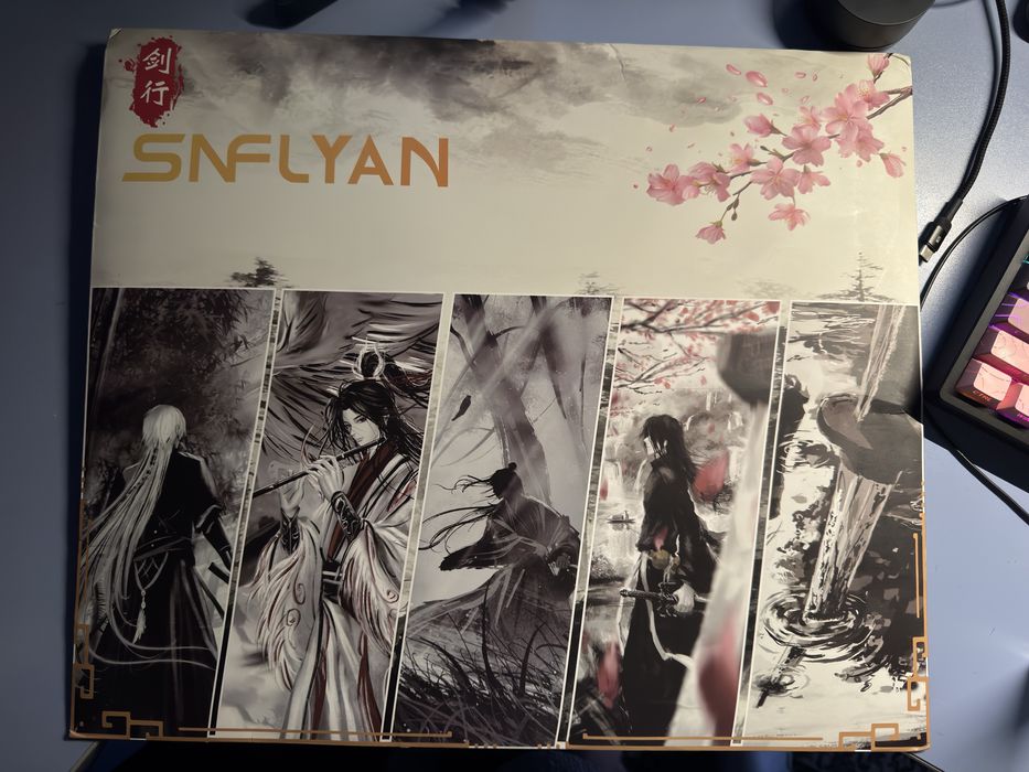 Продам игровые коврки Logitech