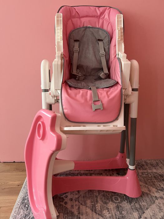 Бебешки стол за хранене на дете