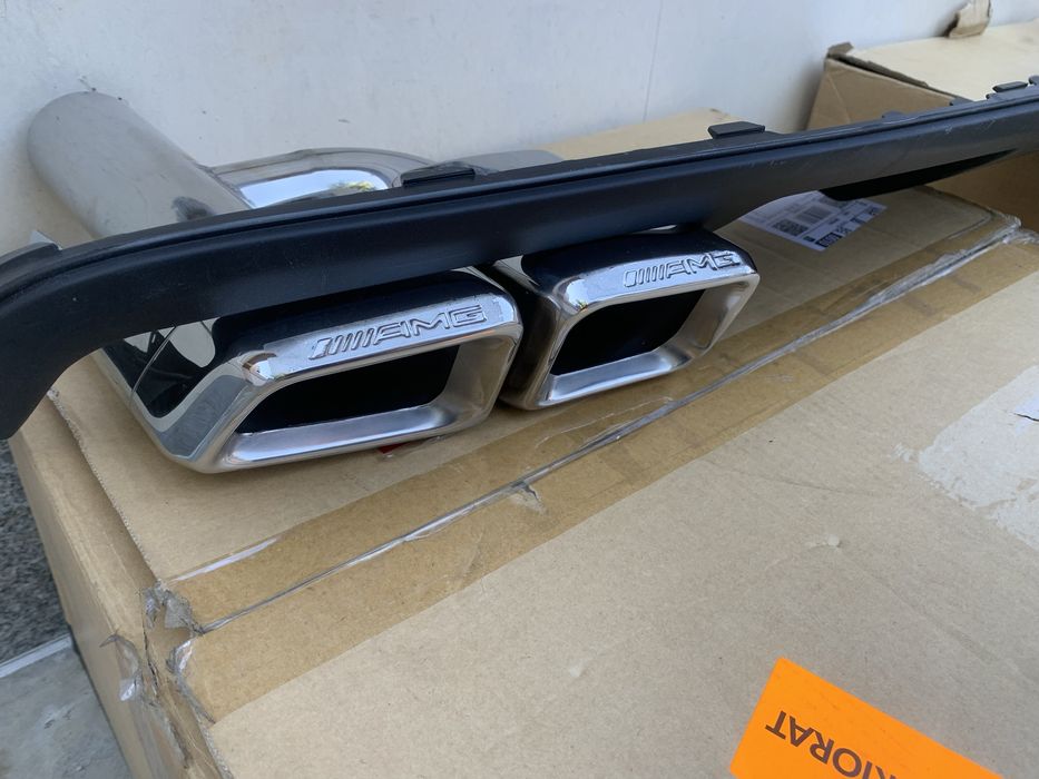 Дифузьор и накрайници CLS63 AMG W218 гърне с АМГ и без пакет BRABUS