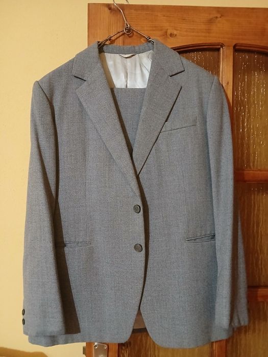 Vand costum stofa gri