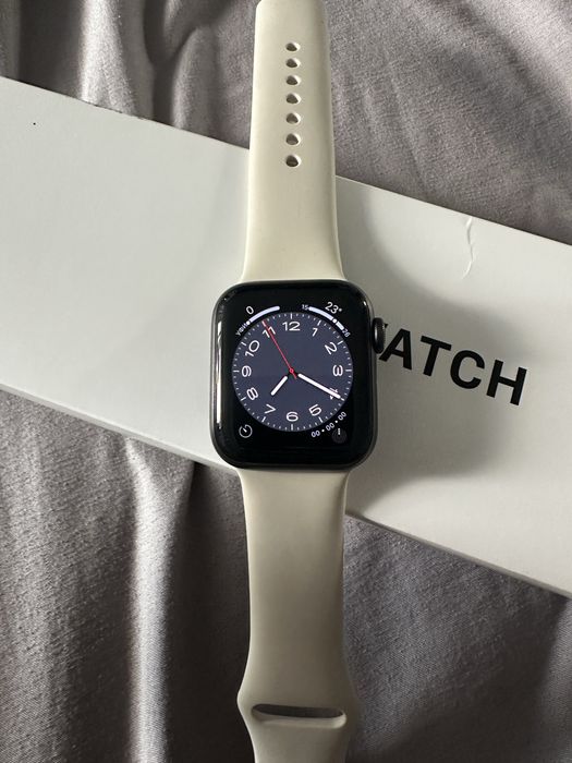 Apple Watch SE 40мм