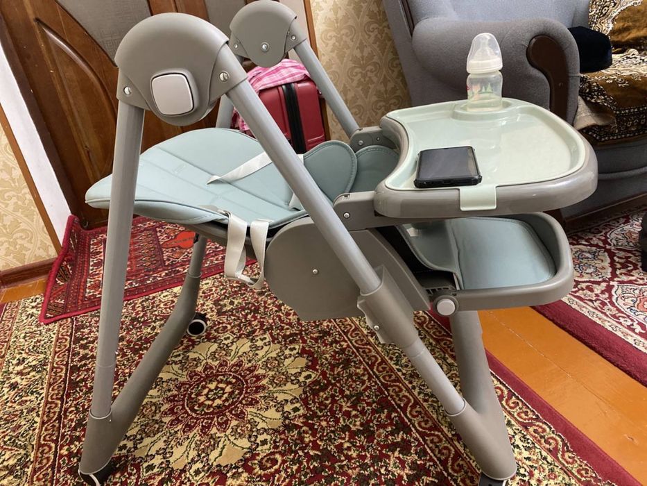 Продаётся коляска, ходунок 5 в 1, стульчик для кормления