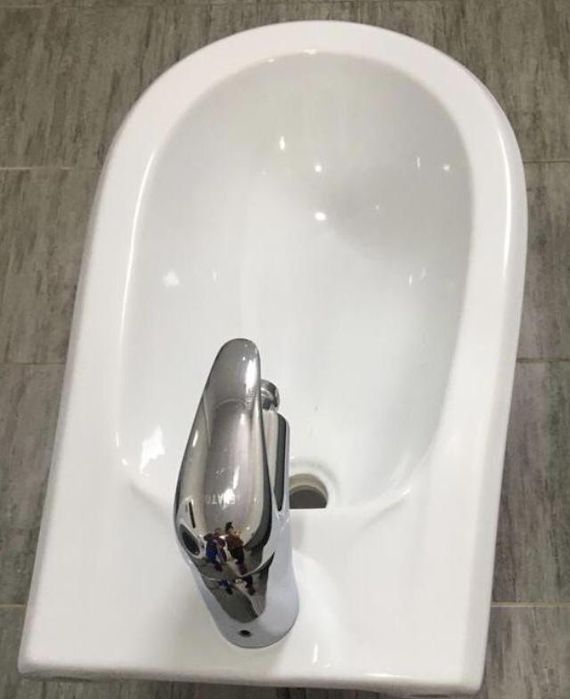 Фарфоровый Биде в отличном состояний