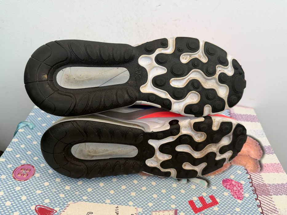 Nike Air Max 270 React''оригинални маратонки 39 номер