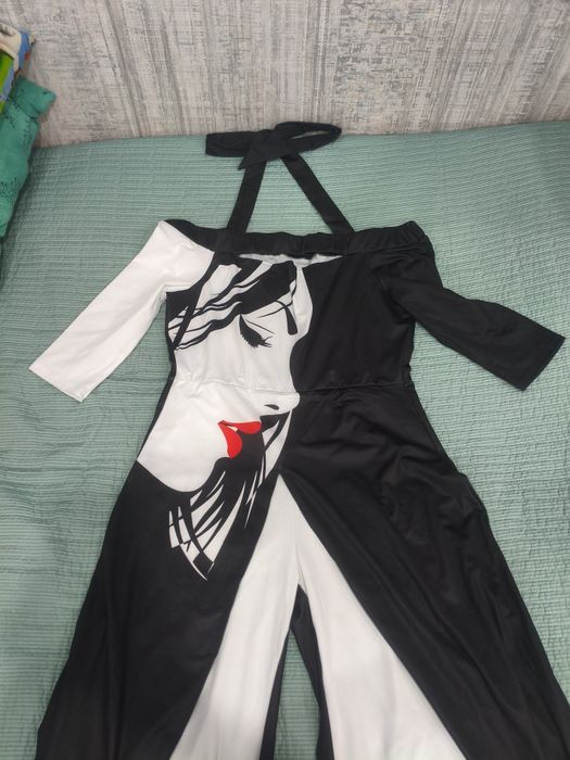 Продам женский костюм