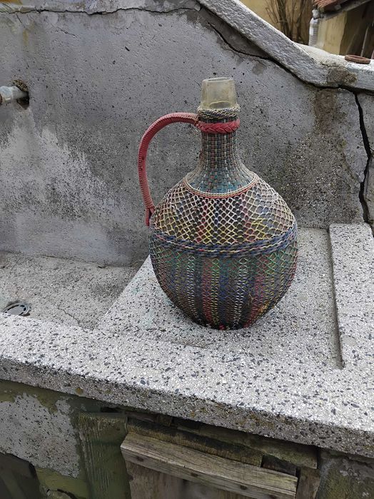 Стара стъклена бутилка