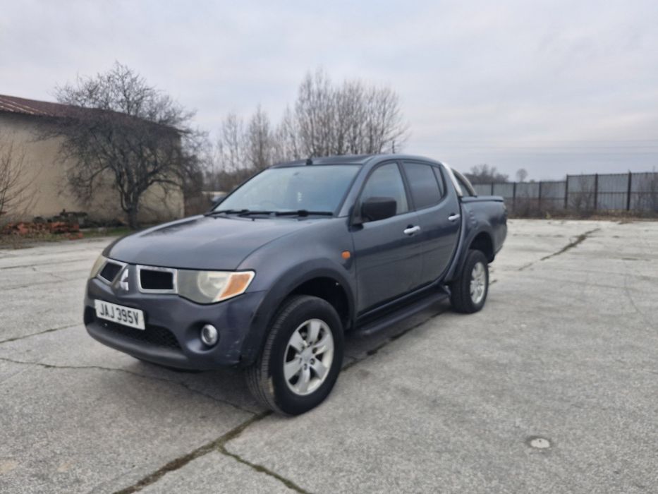 Мицубиши L200 2 броя ЗА ЧАСТИ