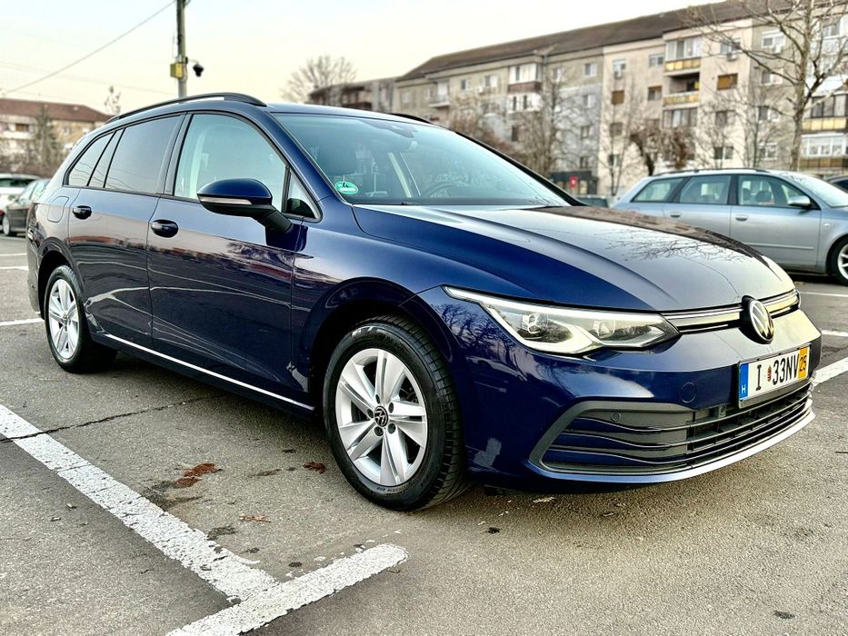 Vând Golf VIII / 8 / 2.0 Tdi 150 cp/ Matrix/Camera/ 2022
