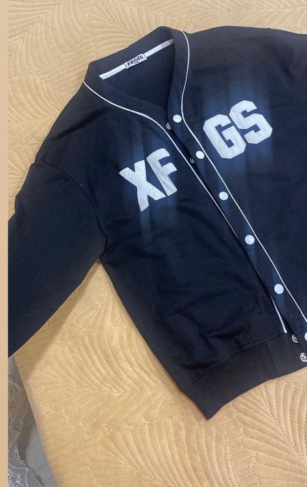 Продам бомбер для мальчика