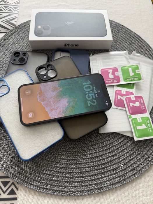 Iphone 13 - 128GB син, с подаръци
