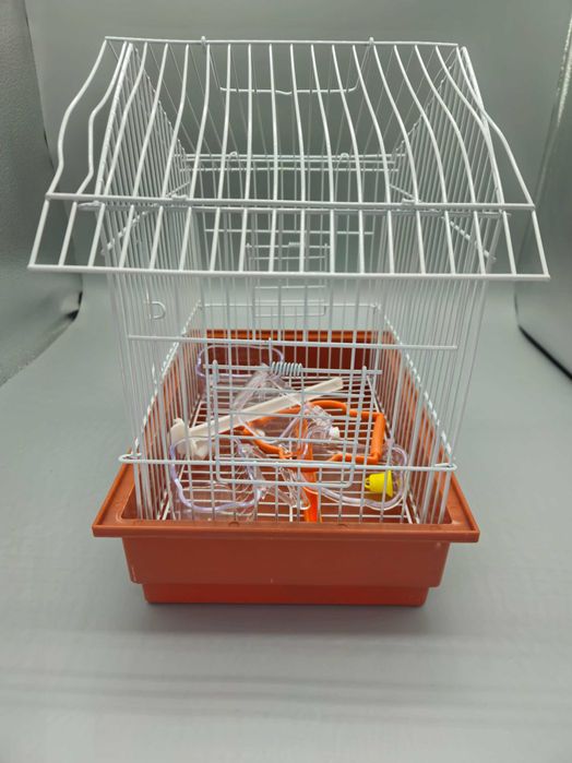 Клетка за птици – метална, с аксесоари и подвижно дъно (лек дефект)