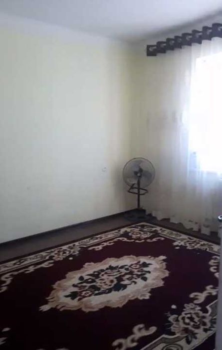 Naxtga 2 xonali uy sotiladi.