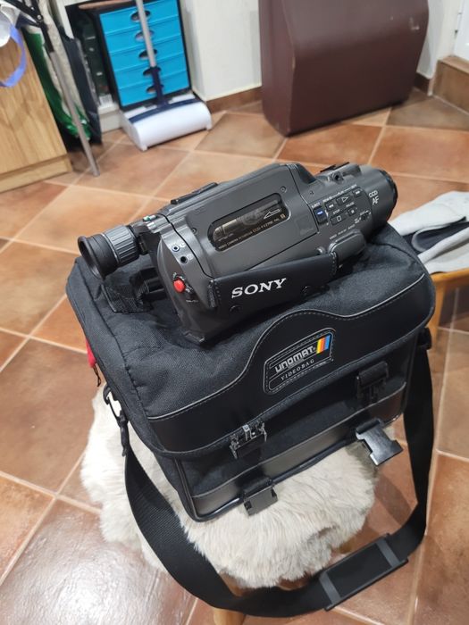 камера Сони, видео 8  FX270E