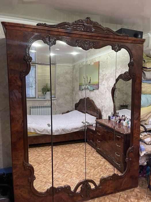 Спальный гарнитур