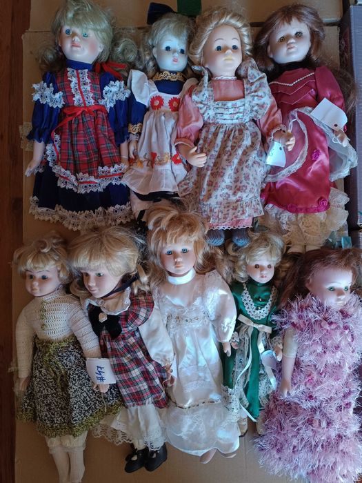 Стари порцеланови кукли