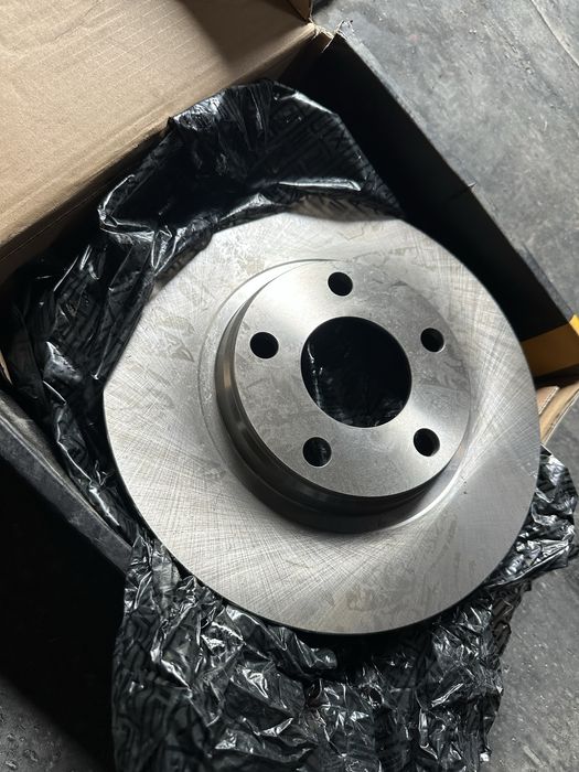 Дискове и накладки комплект Ауди/VW