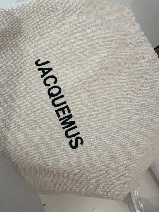 Geantă Jacquemus Le Chiquito albă, din piele texturată – Nouă cu sac