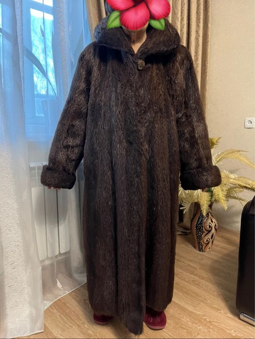Продам шубу из нутрии (сибирская)