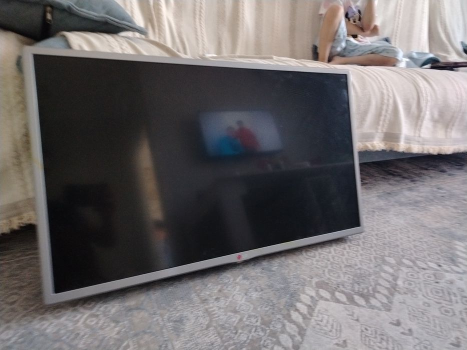 Телевизор LG smart tv оригинал