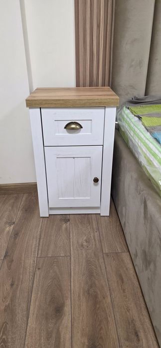 Комплект две нощни шкафчета
