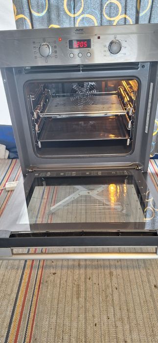 Фурна за вграждане Juno-Electrolux